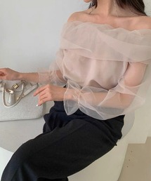 ▲シア―オフショルダートップス