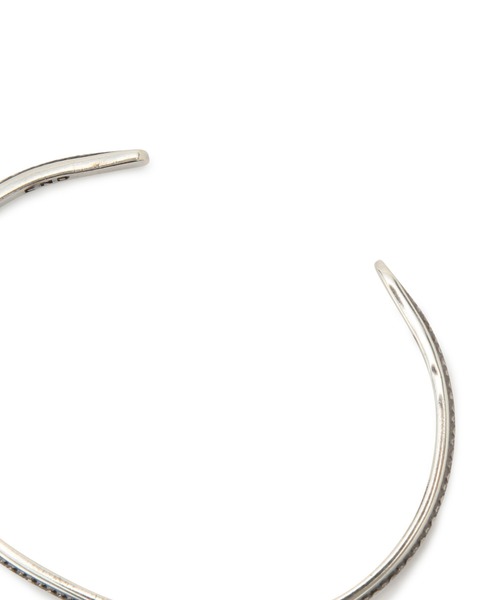 SALON adam et rope'（サロン アダム エ ロペ）の「【ERICKA NICOLAS BEGAY】ナバホスタンプバングル-01（バングル/リストバンド・レディース・シルバー・FREE）」の8枚目の写真