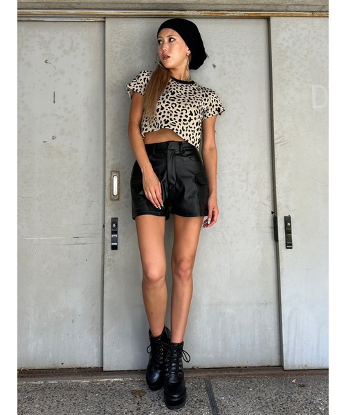 EGOIST(エゴイスト)の「カーゴポケットフェイクレザーショートパンツ(その他パンツ・レディース・ブラック・M/S)」の9枚目の写真