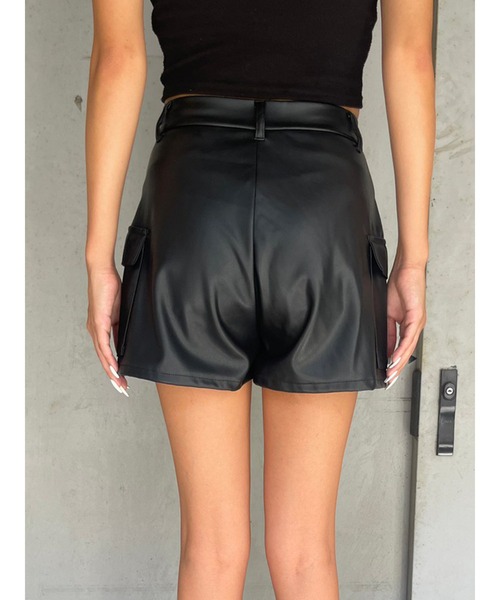 EGOIST(エゴイスト)の「カーゴポケットフェイクレザーショートパンツ(その他パンツ・レディース・ブラック・M/S)」の13枚目の写真