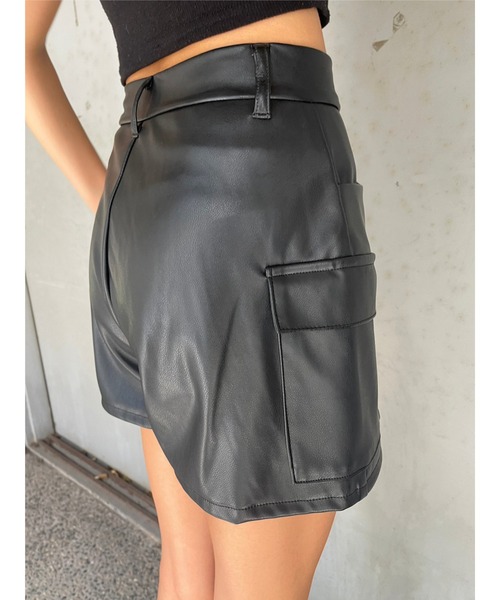 EGOIST(エゴイスト)の「カーゴポケットフェイクレザーショートパンツ(その他パンツ・レディース・ブラック・M/S)」の15枚目の写真