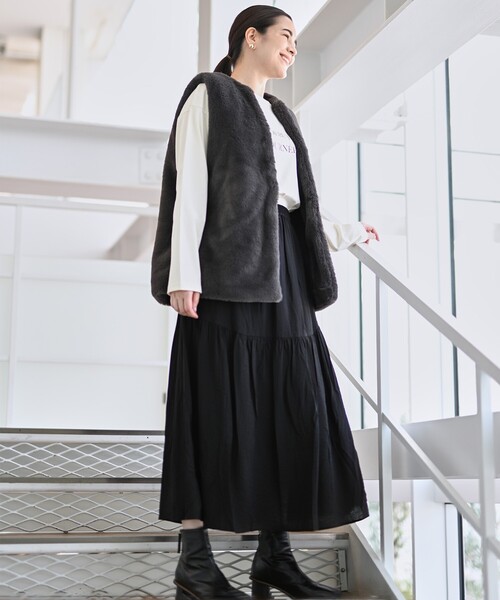 THE SHOP TK (ザ ショップ ティーケー )の「◆ふわふわフェイクファーベスト【洗濯機洗い可】(ベスト・レディース・ナチュラル/チャコールグレー・99)」の5枚目の写真