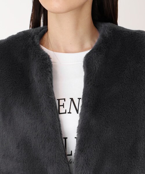 THE SHOP TK (ザ ショップ ティーケー )の「◆ふわふわフェイクファーベスト【洗濯機洗い可】(ベスト・レディース・ナチュラル/チャコールグレー・99)」の10枚目の写真