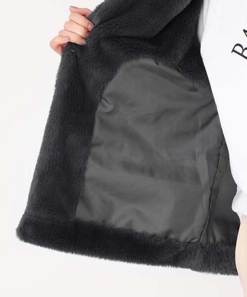 THE SHOP TK (ザ ショップ ティーケー )の「◆ふわふわフェイクファーベスト【洗濯機洗い可】(ベスト・レディース・ナチュラル/チャコールグレー・99)」の13枚目の写真