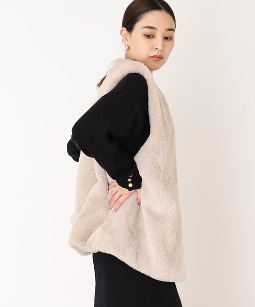 THE SHOP TK (ザ ショップ ティーケー )の「◆ふわふわフェイクファーベスト【洗濯機洗い可】(ベスト・レディース・ナチュラル/チャコールグレー・99)」の16枚目の写真