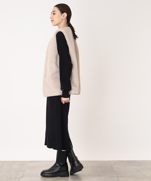 THE SHOP TK (ザ ショップ ティーケー )の「◆ふわふわフェイクファーベスト【洗濯機洗い可】(ベスト・レディース・ナチュラル/チャコールグレー・99)」の22枚目の写真