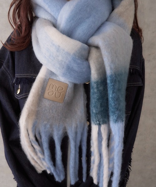 mellowneon（メロウネオン）の「ボリュームブロックチェックマフラー（マフラー・レディース・グレー/ベージュ/グリーン/ブラウン/チャコールグレー/ブルー/カーキ/ベビーピンク/マスタード・FREE）」の7枚目の写真