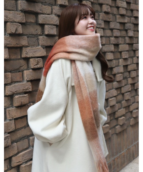 mellowneon（メロウネオン）の「ボリュームブロックチェックマフラー（マフラー・レディース・グレー/ベージュ/グリーン/ブラウン/チャコールグレー/ブルー/カーキ/ベビーピンク/マスタード・FREE）」の21枚目の写真