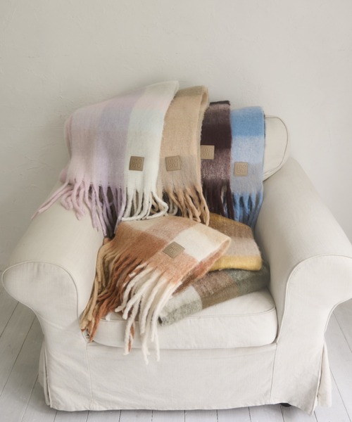 mellowneon（メロウネオン）の「ボリュームブロックチェックマフラー（マフラー・レディース・グレー/ベージュ/グリーン/ブラウン/チャコールグレー/ブルー/カーキ/ベビーピンク/マスタード・FREE）」の22枚目の写真