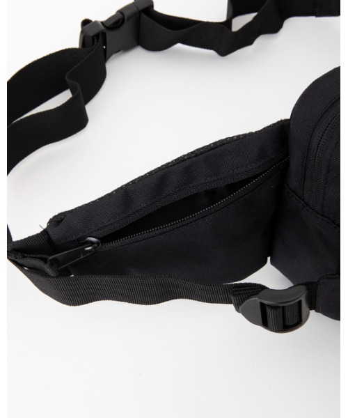 RVCA（ルーカ）の「RVCA メンズ  WAIST PACK DELUXE バッグ【2023年秋冬モデル】/ルーカワンポイントブランドロゴスクエアウエストバッグ（ボディバッグ/ウエストポーチ・メンズ・ブラック・FREE）」の8枚目の写真
