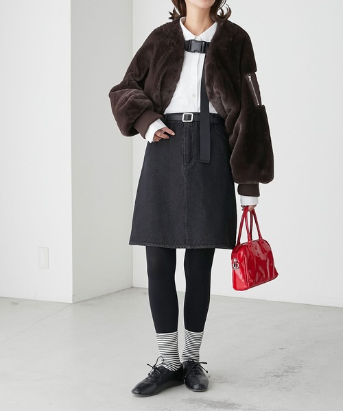 本物 美品 シャネル 装飾 ビーズ ファー ボレロ カーディガン 毛皮 34 黒 BONLECILL（ボンルシール）の「フェイクファー ベルト付きボレロ