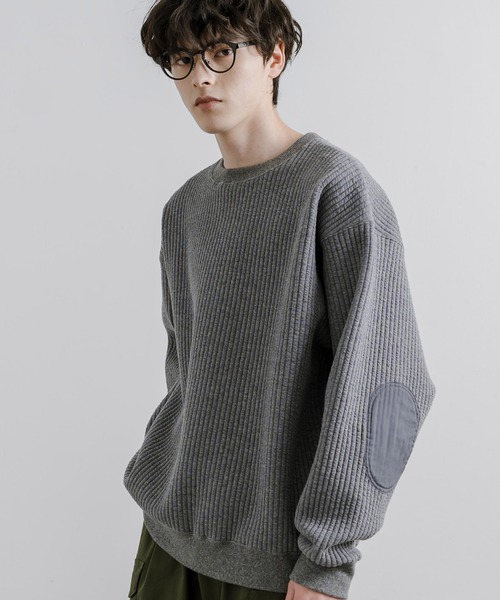 Audience(オーディエンス)の「Upscape Audience アップスケープオーディエンス 日本製 国産 「尾州」コットンキルト エルボーパッチ クルーネック スウェット AUD6471(スウェット・メンズ・アイボリー/オリーブ/チャコール/ブラック・L/XL/M)」の4枚目の写真