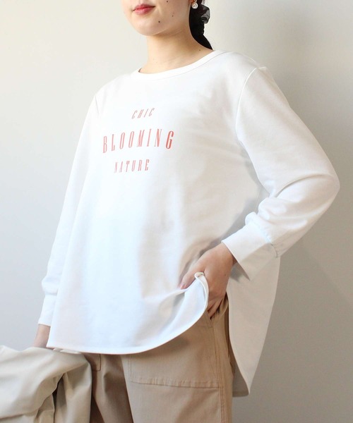leswel(レスウェル)の「【L~5L 大きいサイズ】ミニ裏毛 ラウンドヘム プリントT(Tシャツ/カットソー・レディース・ネイビー/ラベンダー/オフホワイト・4L/3L/LL/L/5L)」の17枚目の写真