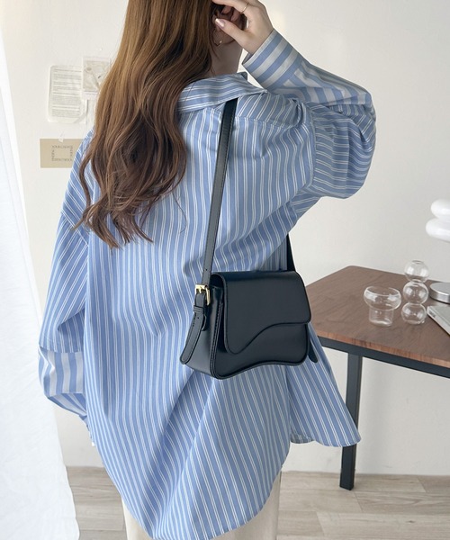 classicalelf（クラシカルエルフ）の「レイヤードスリーブで差をつける。袖ドッキングビッグシャツ。（シャツ/ブラウス・レディース・アイボリー/ブルー・SMALL/MEDIUM/LARGE/X-LARGE）」の11枚目の写真