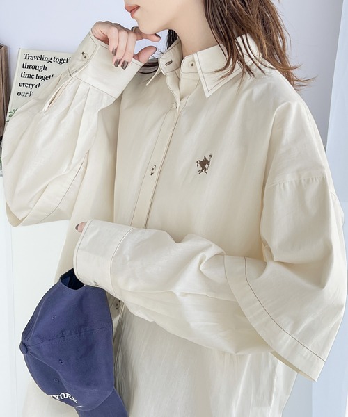 classicalelf（クラシカルエルフ）の「レイヤードスリーブで差をつける。袖ドッキングビッグシャツ。（シャツ/ブラウス・レディース・アイボリー/ブルー・SMALL/MEDIUM/LARGE/X-LARGE）」の5枚目の写真