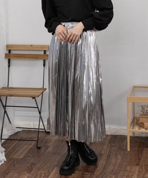 pumpkin port（パンプキンポート）の「メタリック プリーツ ロングスカート（スカート・レディース・ブラック/シルバー・M）」の10枚目の写真