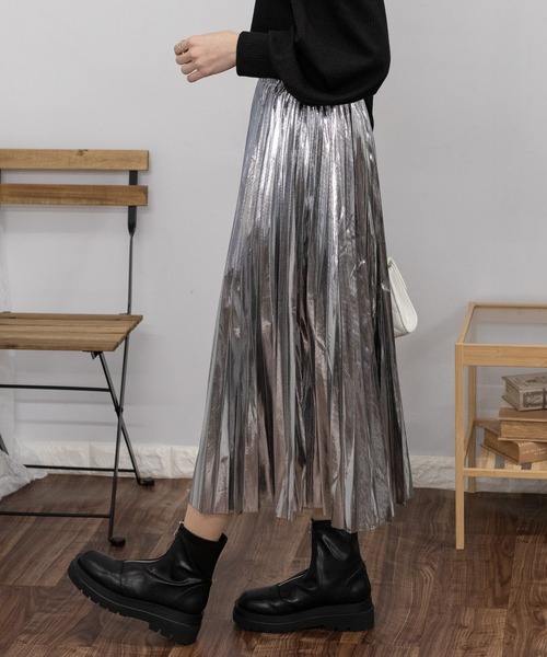 pumpkin port（パンプキンポート）の「メタリック プリーツ ロングスカート（スカート・レディース・ブラック/シルバー・M）」の13枚目の写真