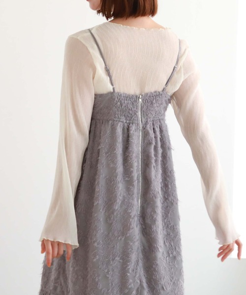 archives(アルシーヴ)の「ティアードシャギーキャミワンピース(ワンピース・レディース・グレー/アイボリー/ブラック・MEDIUM)」の17枚目の写真