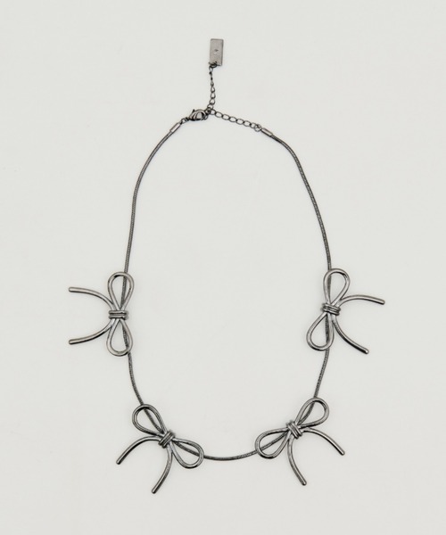 MERLOT（メルロー）の「リボンネックレス（ネックレス・レディース・シルバー・FREE）」の2枚目の写真
