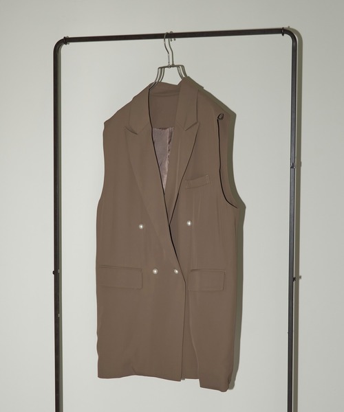MAISON BREEZE reveur（メゾンブリーズレヴール）の「【MAISON BREEZE reveur】Tailored pearl button jacket vest テーラードパールボタンジャケットベスト trc（ベスト・レディース・グレー/ブラック/モカ・FREE）」の4枚目の写真