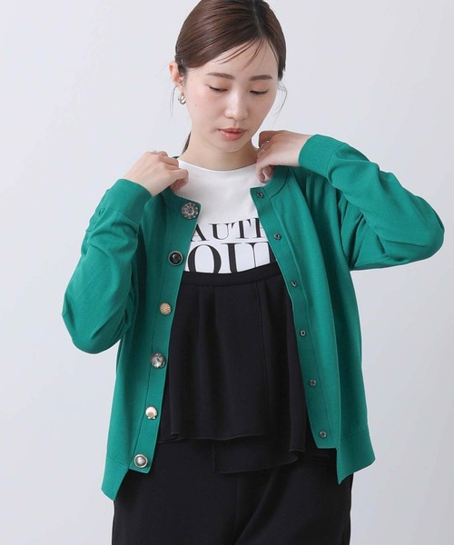 Torrazzo Donna（トラッゾドンナ）の「ビジュー釦クルーカーディガン（カーディガン/ボレロ・レディース・ホワイト/グリーン/ネイビー・FREE）」の7枚目の写真
