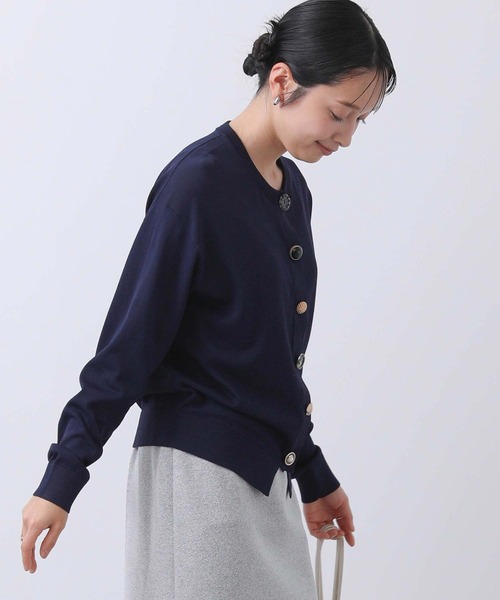 Torrazzo Donna（トラッゾドンナ）の「ビジュー釦クルーカーディガン（カーディガン/ボレロ・レディース・ホワイト/グリーン/ネイビー・FREE）」の14枚目の写真