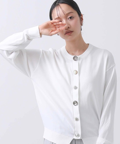 Torrazzo Donna（トラッゾドンナ）の「ビジュー釦クルーカーディガン（カーディガン/ボレロ・レディース・ホワイト/グリーン/ネイビー・FREE）」の20枚目の写真