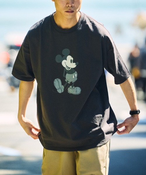 FREAK'S STORE(フリークスストア)の「限定展開/DISNEY ディズニー ミッキーマウス/別注 ビッグシルエット フロントプリント クルーネックTシャツ(Tシャツ/カットソー・メンズ・ホワイト/ホワイト×ブラック/スミクロ/ピンク/ネイビー/アッシュグレー・SMALL/MEDIUM/LARGE)」の9枚目の写真