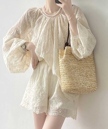 LUGG NAGG（ラグナグ）の「ボタニカルエンブロイダリーレースボリュームトップス＆スカラップヘムショーツセットアップ（セットアップ）」