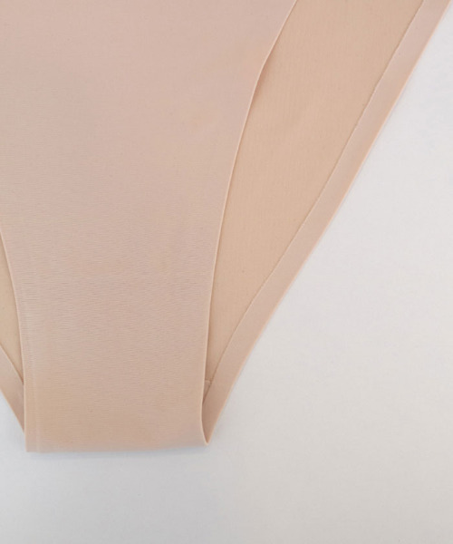 VIVID LADY(ビビッドレディー)の「シームレスショーツ レディース 水着用(ショーツ・レディース・ブラック/ベージュ・FREE)」の13枚目の写真