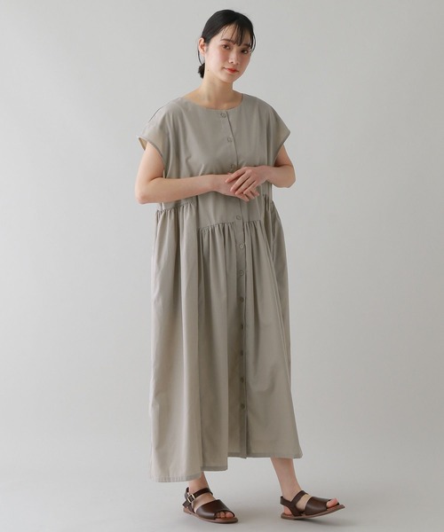 studio CLIP（スタディオクリップ）の「《natural by clip》ダブルフロント切り替えギャザーワンピース（ワンピース・レディース・ベージュ/ライトグリーン/ブルー/ブラック・FREE）」の2枚目の写真
