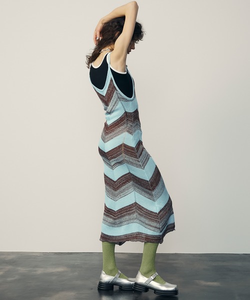 uyu.（ウユ）の「Multi-Border Mesh Knit Dress / マルチボーダーメッシュニットワンピース【uyu./ウユ】（ワンピース・レディース・ブルー/グレー・FREE）」の7枚目の写真