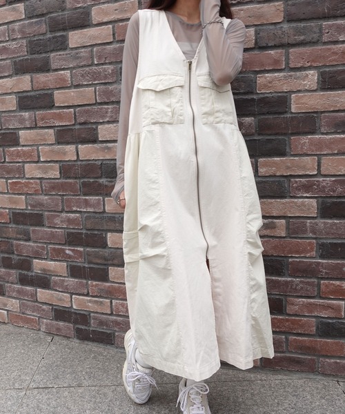 CORNERS（コーナーズ）の「デニム切り替えジャンスカ（ジャンパースカート・レディース・インディゴブルー/キナリ/ブラック/カーキ・FREE）」の2枚目の写真