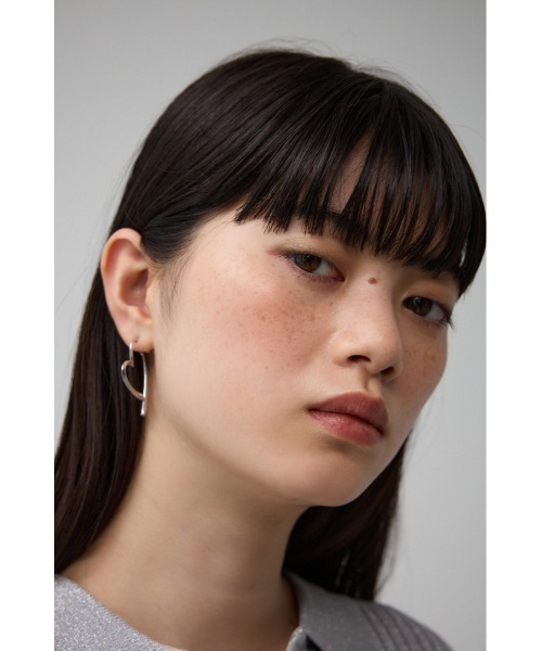 AZUL by moussy(アズールバイマウジー)の「ハートシェイプスウィングピアス(ピアス(両耳用)・レディース・ゴールド系その他/シルバー・FREE)」の11枚目の写真