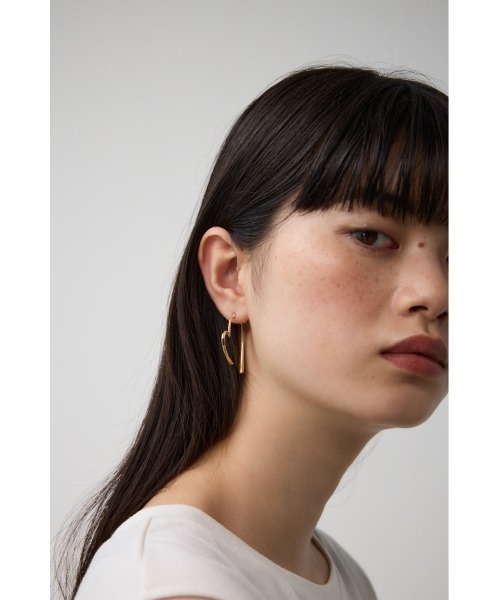 AZUL by moussy(アズールバイマウジー)の「ハートシェイプスウィングピアス(ピアス(両耳用)・レディース・ゴールド系その他/シルバー・FREE)」の7枚目の写真