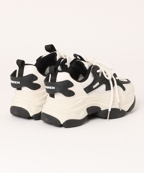 shoes365（シューズスリーシックスファイヴ）の「【shoes365】ダブル紐デザイン厚底メッシュスニーカー（スニーカー・レディース・ブラック/ホワイト・22.5cm/23.0cm/23.5cm/24.0cm/24.5cm/25.0cm）」の3枚目の写真