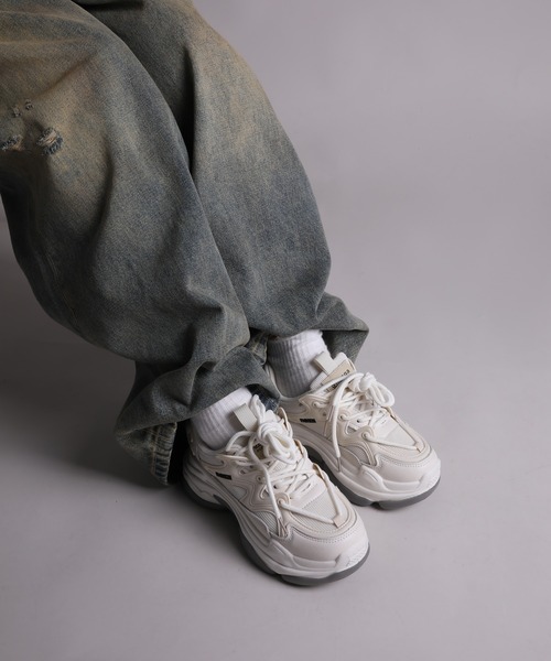 shoes365（シューズスリーシックスファイヴ）の「【shoes365】ダブル紐デザイン厚底メッシュスニーカー（スニーカー・レディース・ブラック/ホワイト・22.5cm/23.0cm/23.5cm/24.0cm/24.5cm/25.0cm）」の18枚目の写真