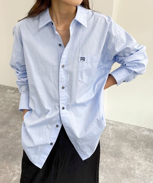 fredy emue(フレディエミュ)の「FR刺繍ベーシックシャツ(シャツ/ブラウス・レディース・オフホワイト/グレー/ブルー系その他/ピンク系その他/ベビーピンク/サックスブルー・38)」の4枚目の写真