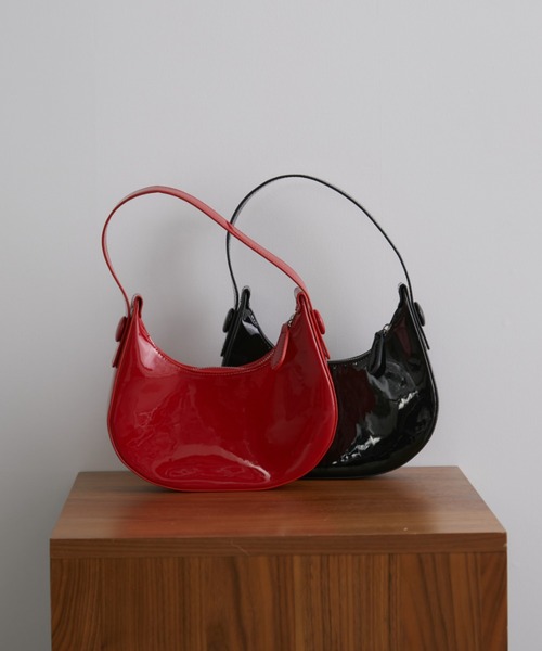 Aunt Marie's（アントマリーズ）の「エナメルムーンワンハンドルミニバッグ（ハンドバッグ・レディース・アイボリー/ブラック/レッド・FREE）」の3枚目の写真