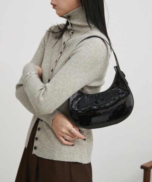 Aunt Marie's（アントマリーズ）の「エナメルムーンワンハンドルミニバッグ（ハンドバッグ・レディース・アイボリー/ブラック/レッド・FREE）」の22枚目の写真