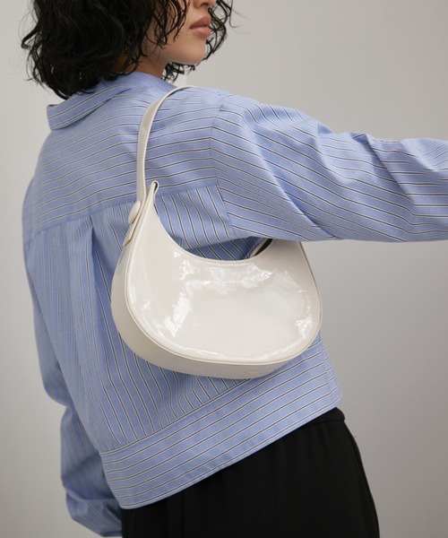 Aunt Marie's（アントマリーズ）の「エナメルムーンワンハンドルミニバッグ（ハンドバッグ・レディース・アイボリー/ブラック/レッド・FREE）」の17枚目の写真