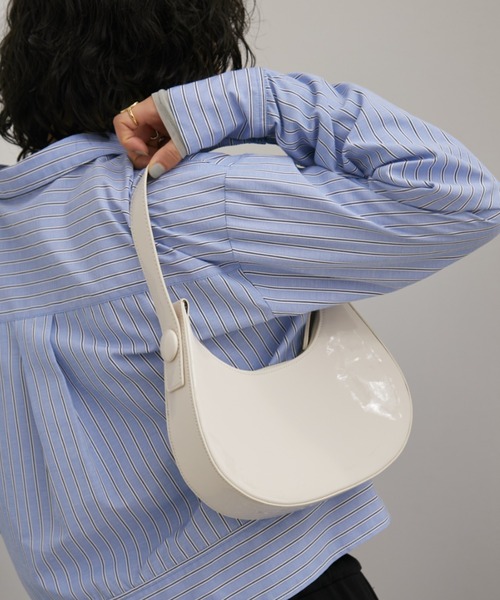 Aunt Marie's（アントマリーズ）の「エナメルムーンワンハンドルミニバッグ（ハンドバッグ・レディース・アイボリー/ブラック/レッド・FREE）」の19枚目の写真