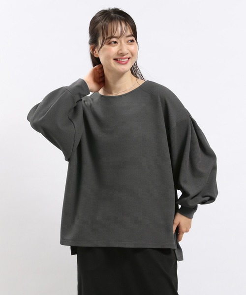 GLOBAL WORK Smile Seed Store（グローバルワーク スマイルシードストア）の「フクレジャガード袖ボリューム/121896（Tシャツ/カットソー・レディース・モカ/チャコール/ブラック/グレイッシュベージュ・X-LARGE/LARGE/SMALL/MEDIUM）」の2枚目の写真