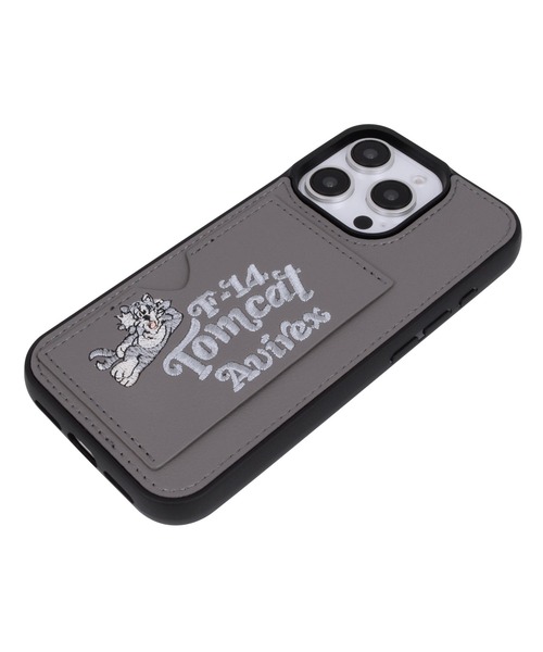 AVIREX（アヴィレックス）の「iPhone16 iPhone16Pro アヴィレックス [ポケット付き刺繍背面]（スマホケース/カバー・メンズ・ブラック/グレー/ネイビー・iPhone 16/iPhone 16 Pro）」の4枚目の写真