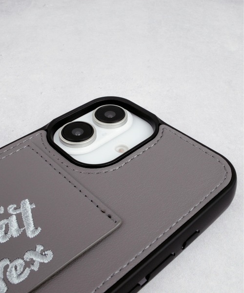 AVIREX（アヴィレックス）の「iPhone16 iPhone16Pro アヴィレックス [ポケット付き刺繍背面]（スマホケース/カバー・メンズ・ブラック/グレー/ネイビー・iPhone 16/iPhone 16 Pro）」の6枚目の写真