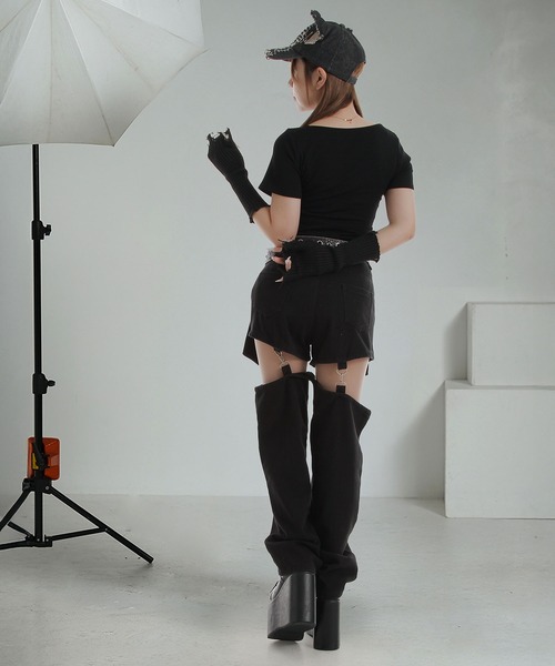 Diable baiser(ディアブルベーゼ)の「ショート&ロング2wayルーズデニムワイドパンツ(デニムパンツ・レディース・ブラック・SMALL/MEDIUM/LARGE/LL)」の5枚目の写真