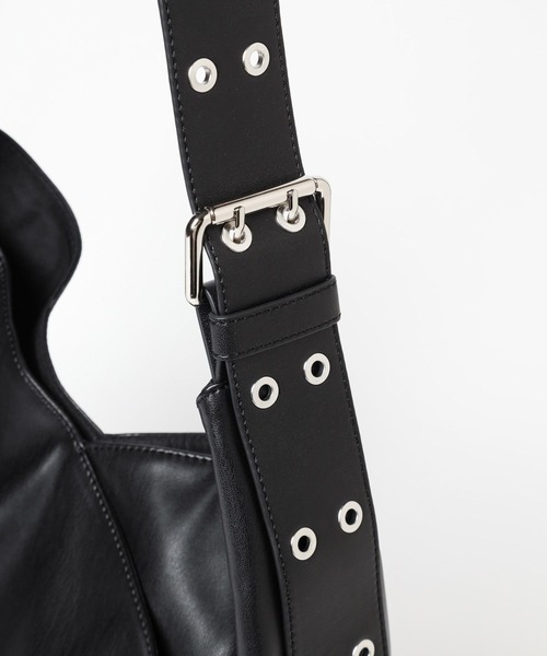 HARE（ハレ）の「バックルベルトショルダーBAG(HARE)（ショルダーバッグ・メンズ・ブラック・FREE）」の11枚目の写真