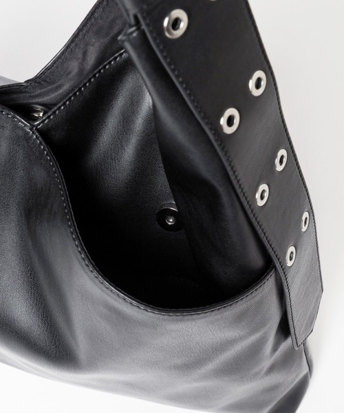 HARE（ハレ）の「バックルベルトショルダーBAG(HARE)（ショルダーバッグ・メンズ・ブラック・FREE）」の2枚目の写真