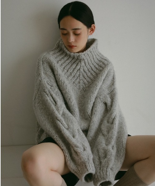 CASA FLINE(カーサフライン)の「アルパカハンドニットトップス(ニット/セーター・レディース・ホワイト/ブラック/グレー・FREE)」の3枚目の写真