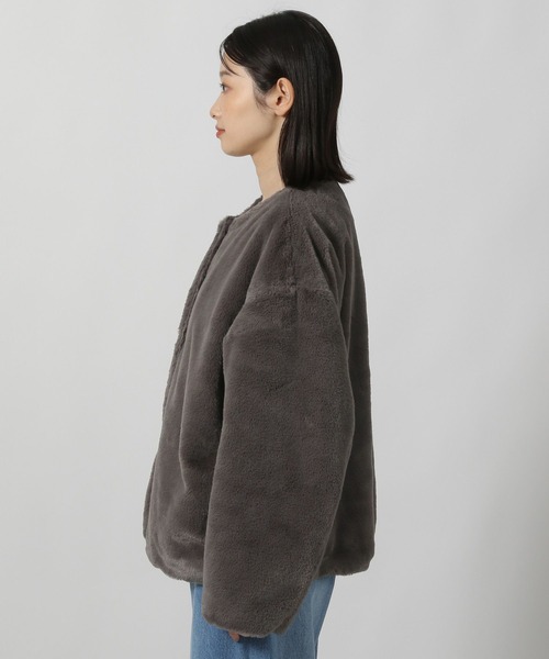 LAKOLE（ラコレ）の「ノーカラーファーブルゾン / 135667（ブルゾン・レディース・チャコール/アイボリー・MEDIUM/SMALL）」の15枚目の写真